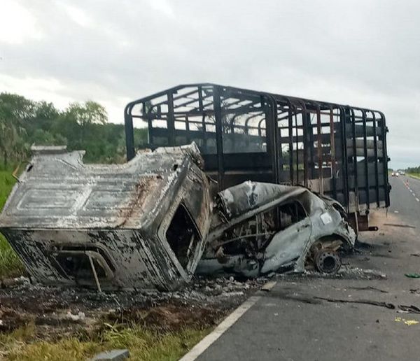 Familia murió calcinada tras choque sobre la Transchaco