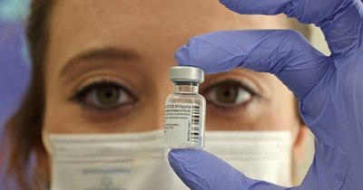 La Nación / Suiza autoriza la vacuna de Pfizer/BioNTech
