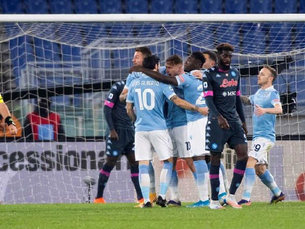 Immobile y Luis Alberto tumban al Napoli