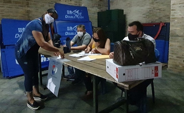 Convencionales aprobaron desdoblamiento de las elecciones en el PLRA - Megacadena — Últimas Noticias de Paraguay