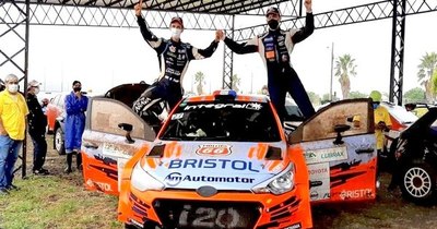 La Nación / Diego Domínguez (h) festeja en Carmen del Paraná