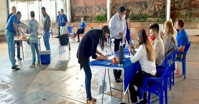 La Nación / Aprueban desdoblar elecciones en el PLRA y se agudiza crisis