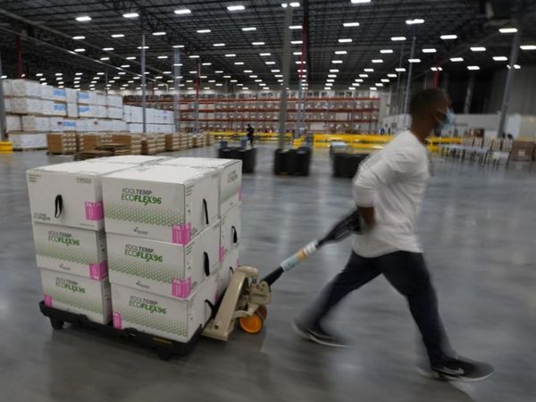 EEUU distribuye la vacuna de Moderna