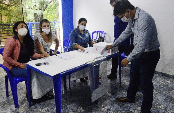 Convencionales autoconvocados del PLRA deciden desdoblar elecciones - Nacionales - ABC Color