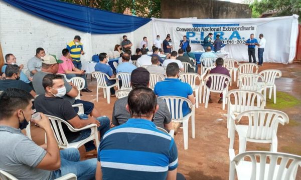 Liberales en “punto muerto” tras convención autoconvocada por oposición a Efraín Alegre
