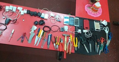 La Nación / Incautan armas blancas y celulares en el Buen Pastor