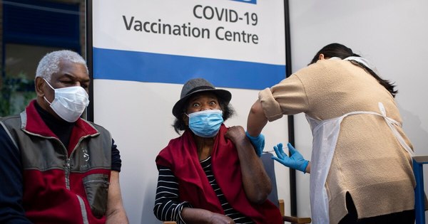 La Nación / Nueva cepa del COVID-19 en Reino Unido: “No se sabe si la vacuna es efectiva”, dice embajador