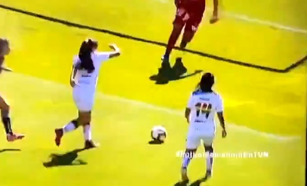 Lujoso gol de rabona en el fútbol femenino