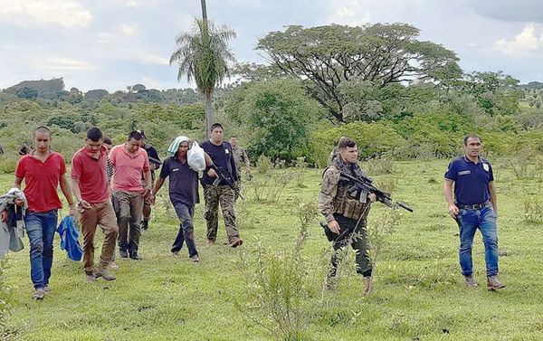 Operativo Sapucái: banda desbaratada operaba a 50 kilómetros de base de fuerzas de seguridad - Nacionales - ABC Color