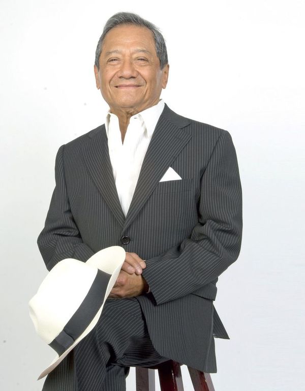 Mejora la salud del compositor mexicano Armando Manzanero - Música - ABC Color
