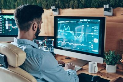 Nueva salida internacional y mayor incursión del sector comercial, entre últimas movidas bursátiles - MarketData