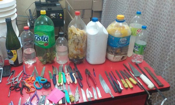 En Buen Pastor requisan armas blancas, celulares y marihuana