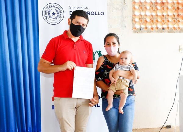A través de Tekoha se entregan contratos a 75 familias de Caaguazú, Guairá y San Pedro | .::Agencia IP::.