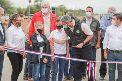 Gobierno inaugura 2 nuevos tramos de la Ruta Bioceánica - El Trueno