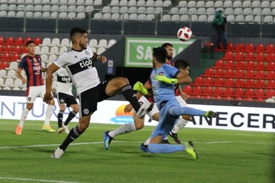 Desde la APF explican la decisión de jugar el clásico en el Defensores