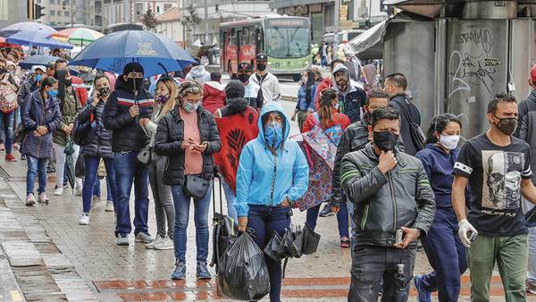 Colombia reimpone restricciones por COVID para contener rebrote