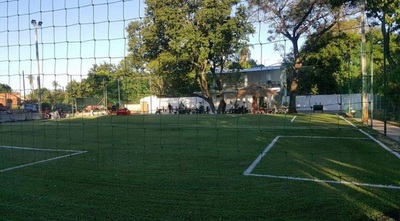 Le dieron el tiro de gracia al rubro de canchas sintéticas, asegura abogado