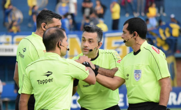 HOY / Carlos Paul será árbitro de FIFA desde el 2021