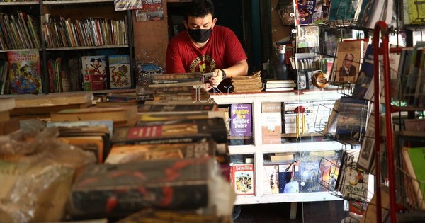 La Nación / Libreros mexicanos batallan para no dejar la página en blanco por la pandemia