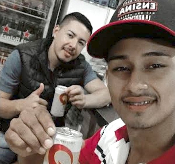 Crónica / Dos cuates se sacaron selfis antes de morir