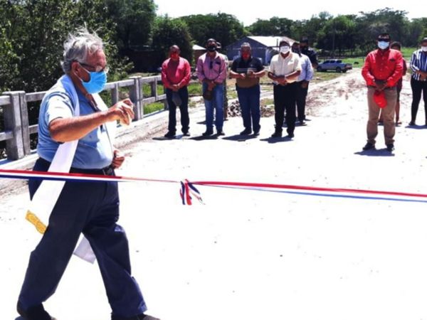 En Puerto Sastre habilitaron un puente