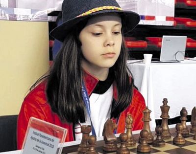 Helen Montiel, cuarta entre varias maestras - Polideportivo - ABC Color
