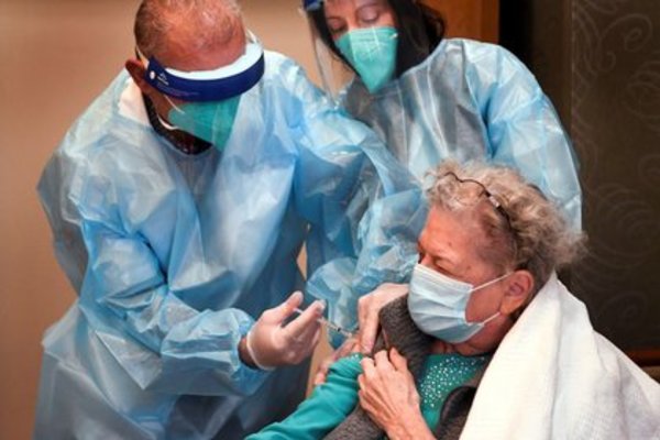 EEUU inició su masiva campaña de vacunación contra el coronavirus: más de 600 mil dosis ya han sido aplicadas » Ñanduti
