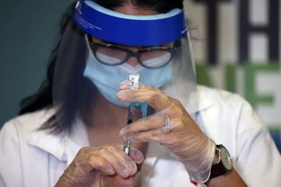 BioNTech puede suministrar en seis semanas nueva vacuna adaptada a mutación del virus - Mundo - ABC Color