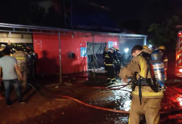 Luque: Incendio consumió por completo a una mercería y el principal sospechoso ya está detenido » Ñanduti