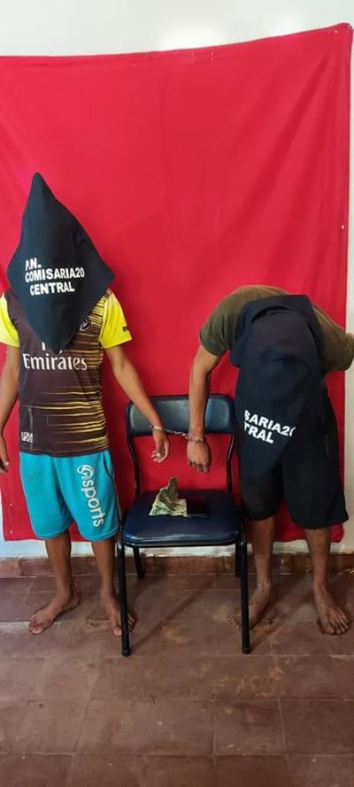 Tras persecución, Policía captura a supuestos ladrones que robaron aguinaldo de una mujer - Nacionales - ABC Color