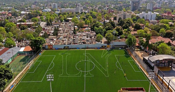 La Nación / Quiebra de canchas sintéticas afectaría a 5.000 trabajadores