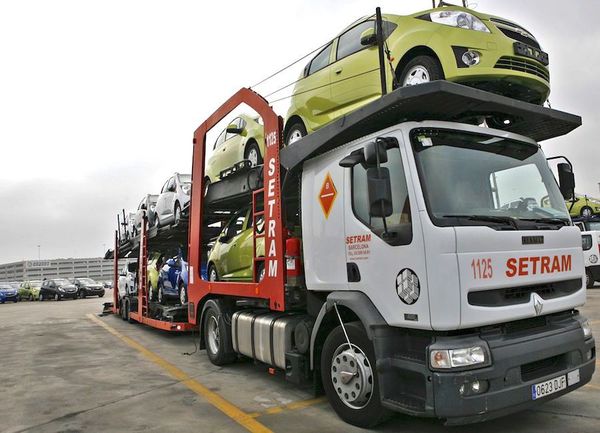 Importación de automotores continúa con bajos niveles