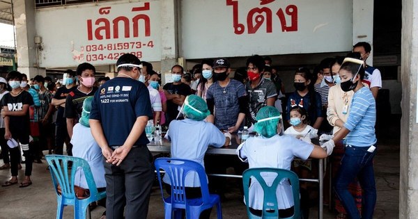 La Nación / Más de un millar de contagios de COVID-19 en un mercado de marisco de Tailandia