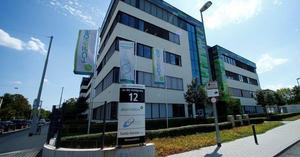 La Nación / BioNTech adaptará vacuna a mutación del COVID-19