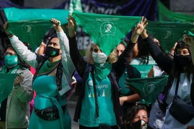 Proyecto para legalizar aborto divide a los argentinos antes de votación en el Senado