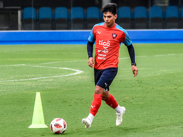 Cerro solo tiene una duda para el clásico
