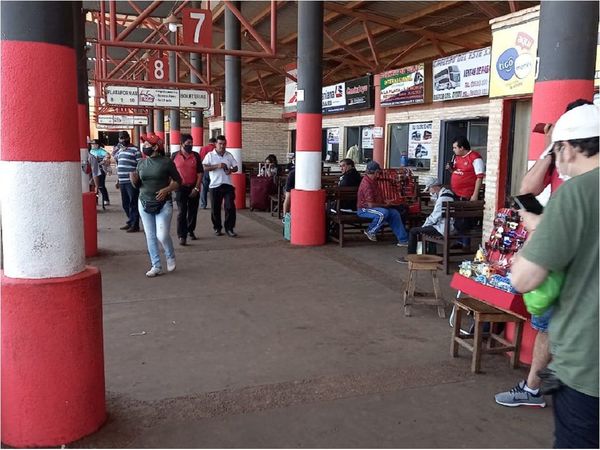Terminal de Ómnibus de Coronel Oviedo, con escaso movimiento