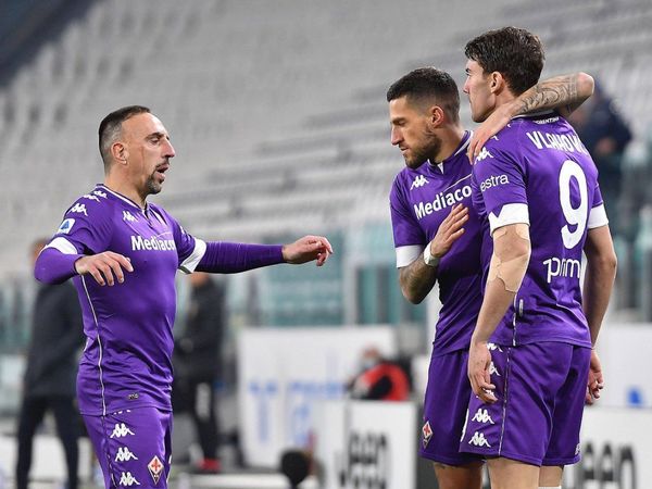Fiorentina aplasta a la Juventus