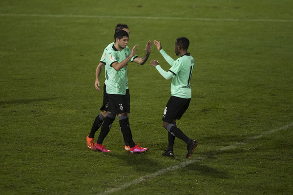 Julio Villalba puso el sello guaraní en la goleada del Borussia Mönchengladbach - Megacadena — Últimas Noticias de Paraguay