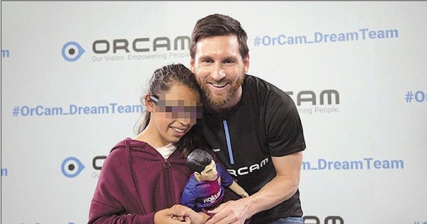 La Nación / OrCam, dispositivo que cambiará la vida de personas no videntes