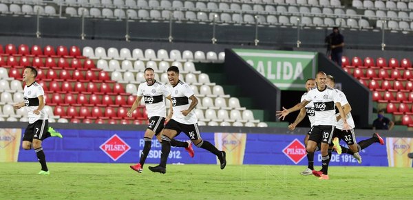 Olimpia tumba al campeón por penales y va por el título