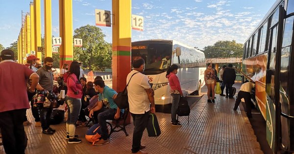 La Nación / Esperan “pico de pasajeros” en la Terminal de Asunción durante este miércoles
