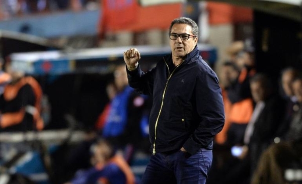 HOY / Vanderlei Luxemburgo venció al COVID-19 por segunda vez