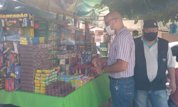 Municipalidad de Asunción fiscaliza puestos de ventas de fuegos pirotécnicos en Mercado 4