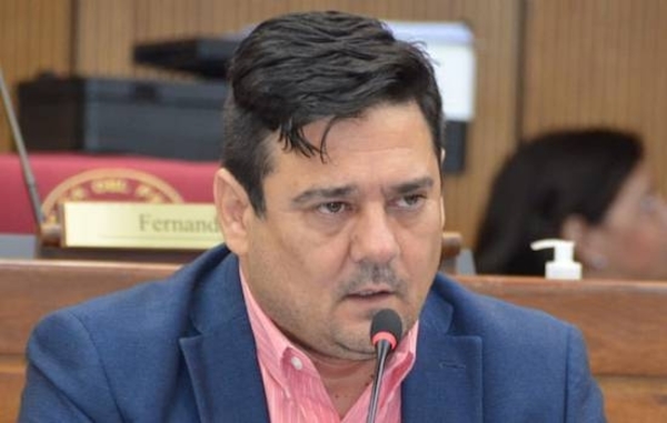 HOY / Ser candidato es la profesión de Alegre, según Buzarquis