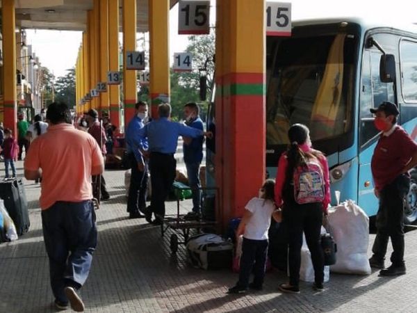 Covid-19: Unas 20.000 personas por día viajan al interior para Navidad