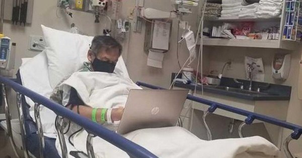 La Nación / Vocación por la profesión: docente murió corrigiendo exámenes en el hospital