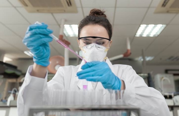 HOY / Reino Unido descubre una segunda variante "aún más contagiosa"