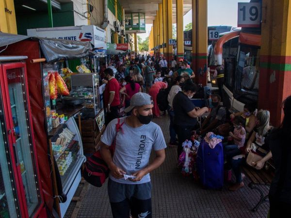 Pagan dos pasajes para que nadie viaje a su lado