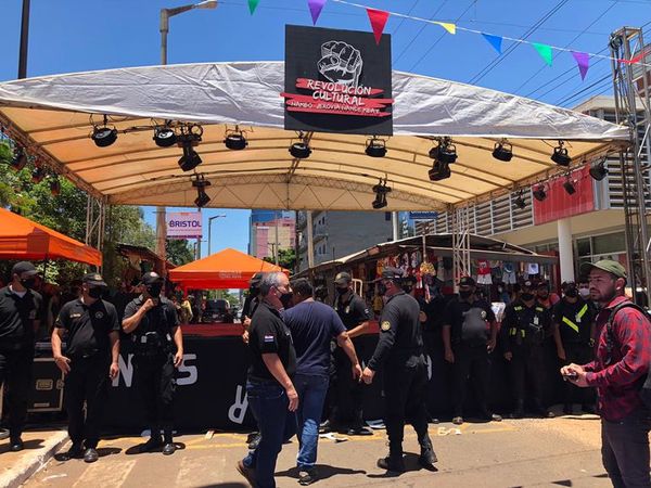 Cierran avenida para una feria y se desata conflicto con mesiteros - ABC en el Este - ABC Color